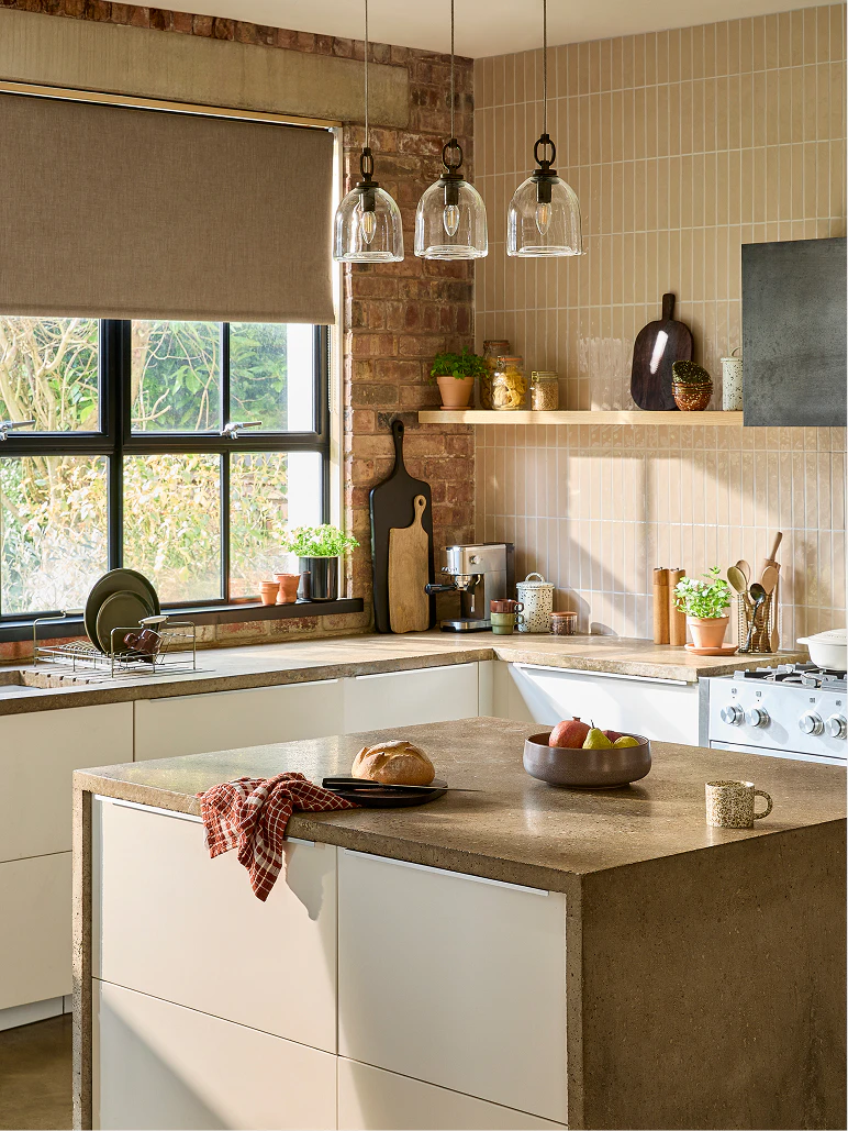 Kitchen & dining
