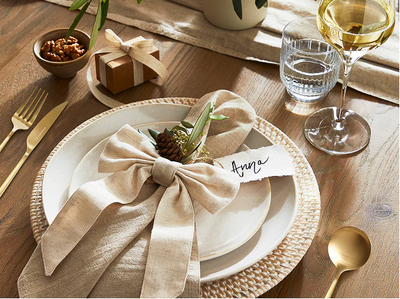 Festive tableware