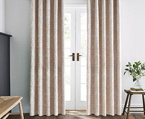 Timeless draping for a view to admire