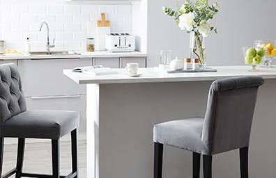 White Breakfast Bar Table And Chairs : They set the mood for customers