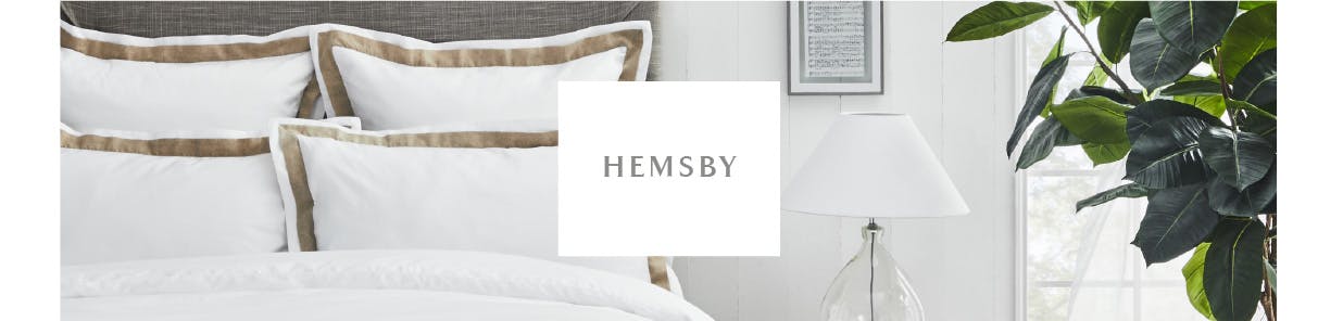Distinctive and distinguished, with smart linen borders and crisp white 300 thread count cotton.