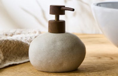 SOAP DISHES & DISPENSERS