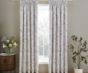 Timeless draping for a view to admire