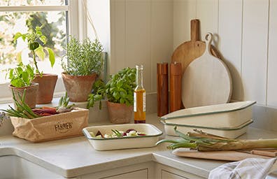 HOW TO CUT BACK ON FOOD WASTE