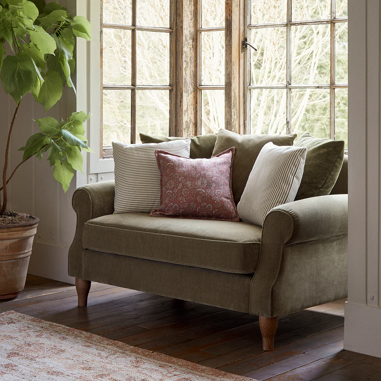 Sofas & armchairs