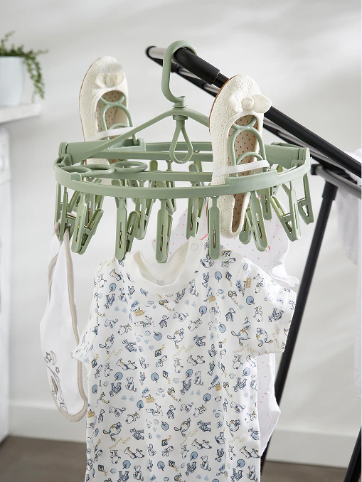Clothes pegs & bags