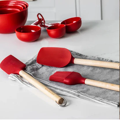 Baking utensils