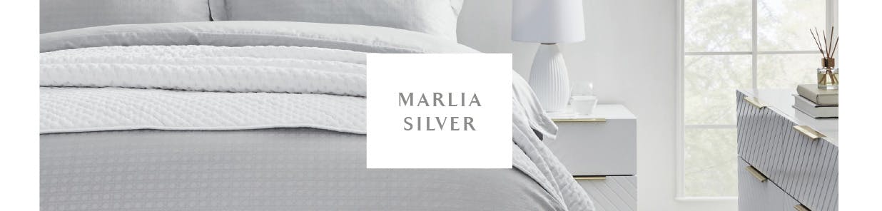 A soft grey is delicately woven into jacquard cane pattern in soft, luxurious 300 thread count cotton