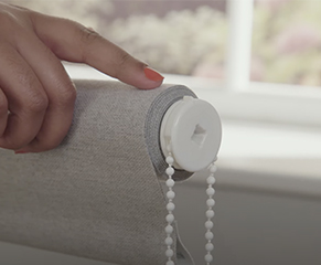 3. To get the right measurement for cutting the blind fabric and bottom bar, subtract 32mm, to allow for the mechanism.  For cordless roller blinds subtract 37mm.