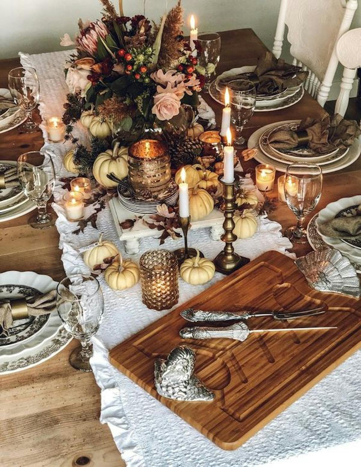  Beautiful Table Runner inspiration with gathered frills