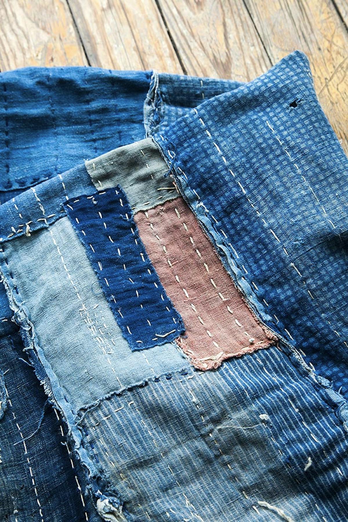  Tecnica di rammendo giapponese Sashiko utilizzata per riparare il jeans