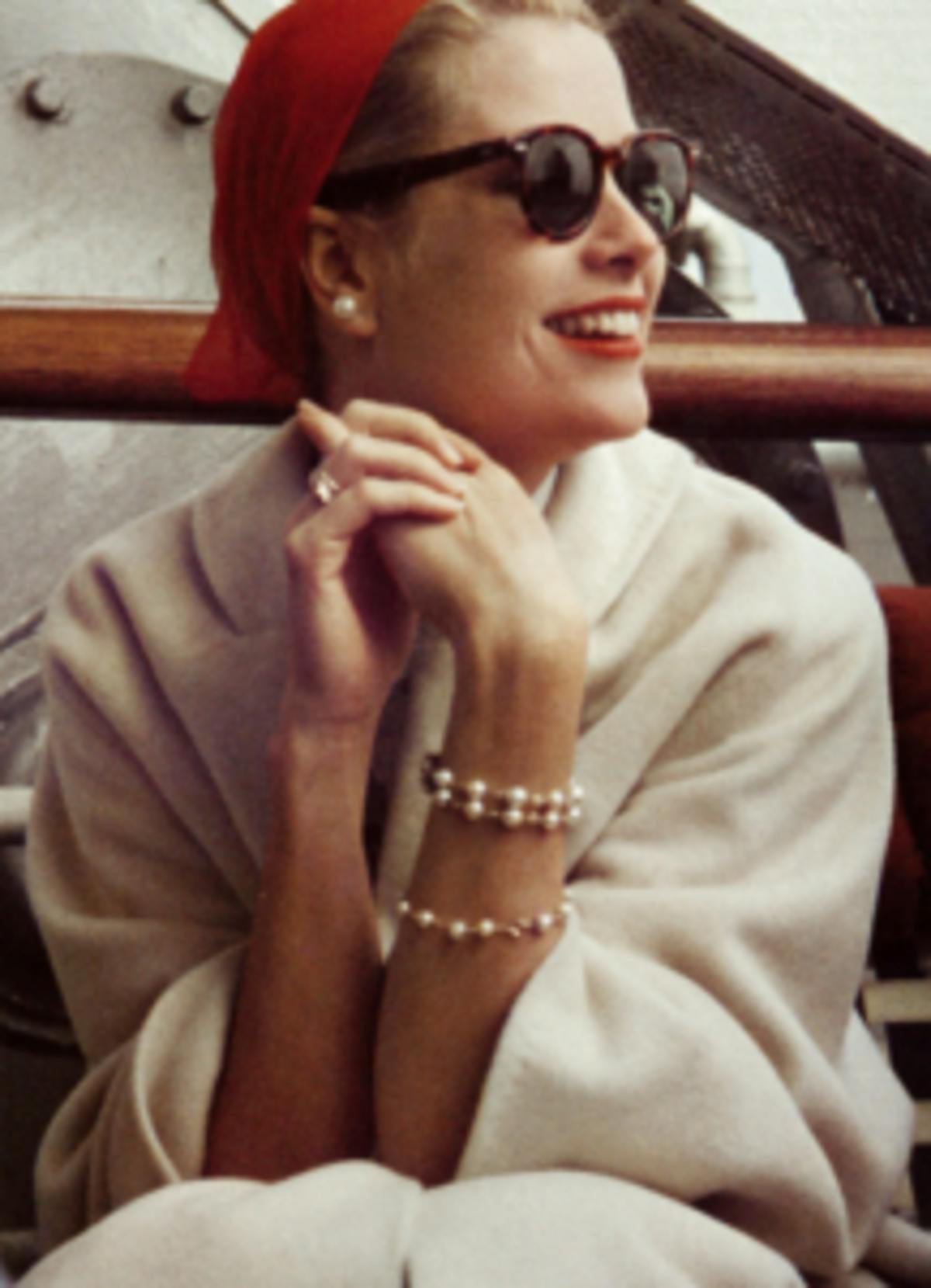 Vintage look with accessories Vintage look with accessories