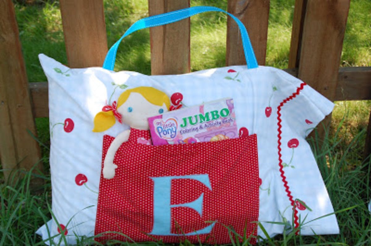 DIY travel pillow from a pillowcase DIY travel pillow from a pillowcase