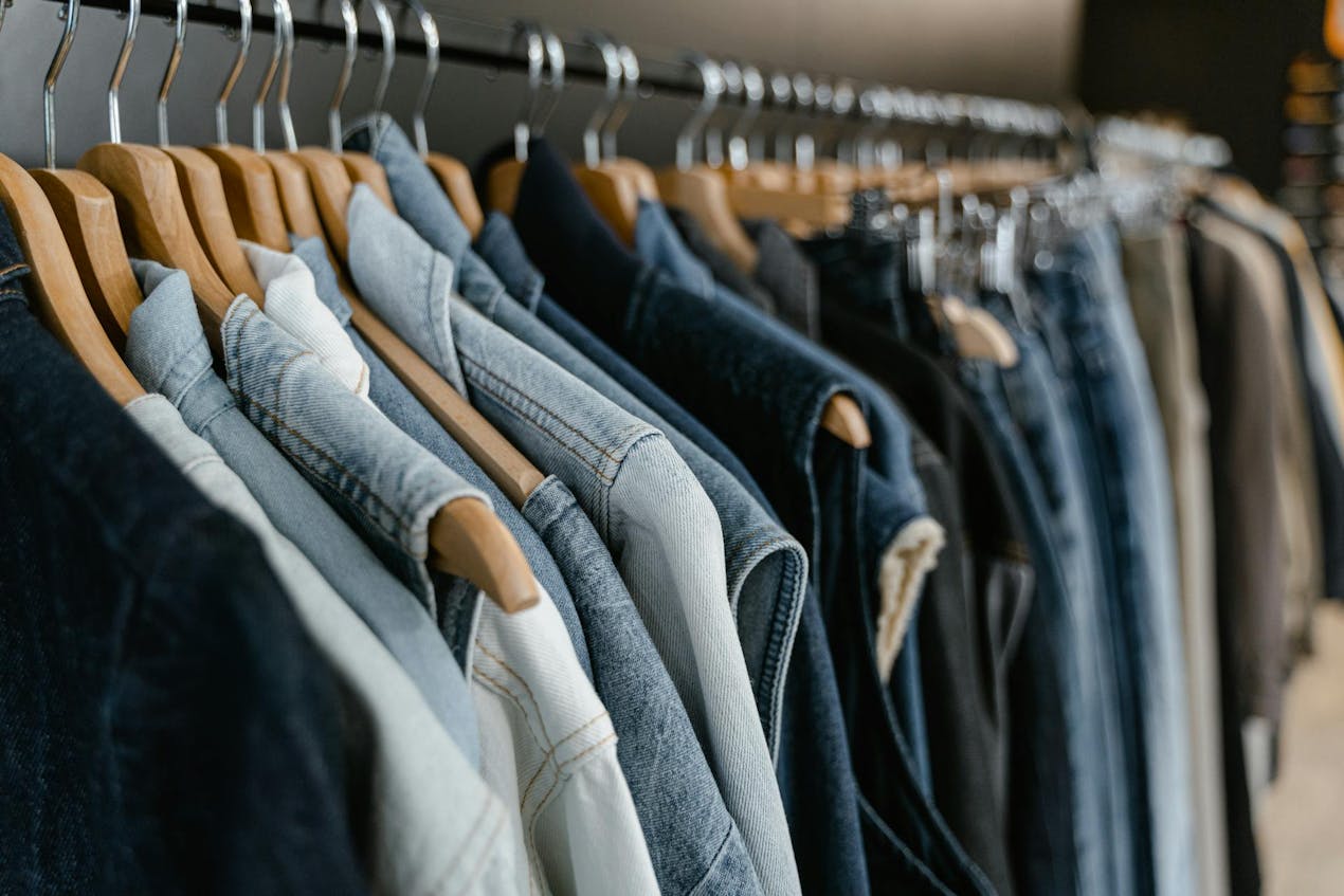 Do custom patches stay on denim? Tips for long-lasting jacket patches
