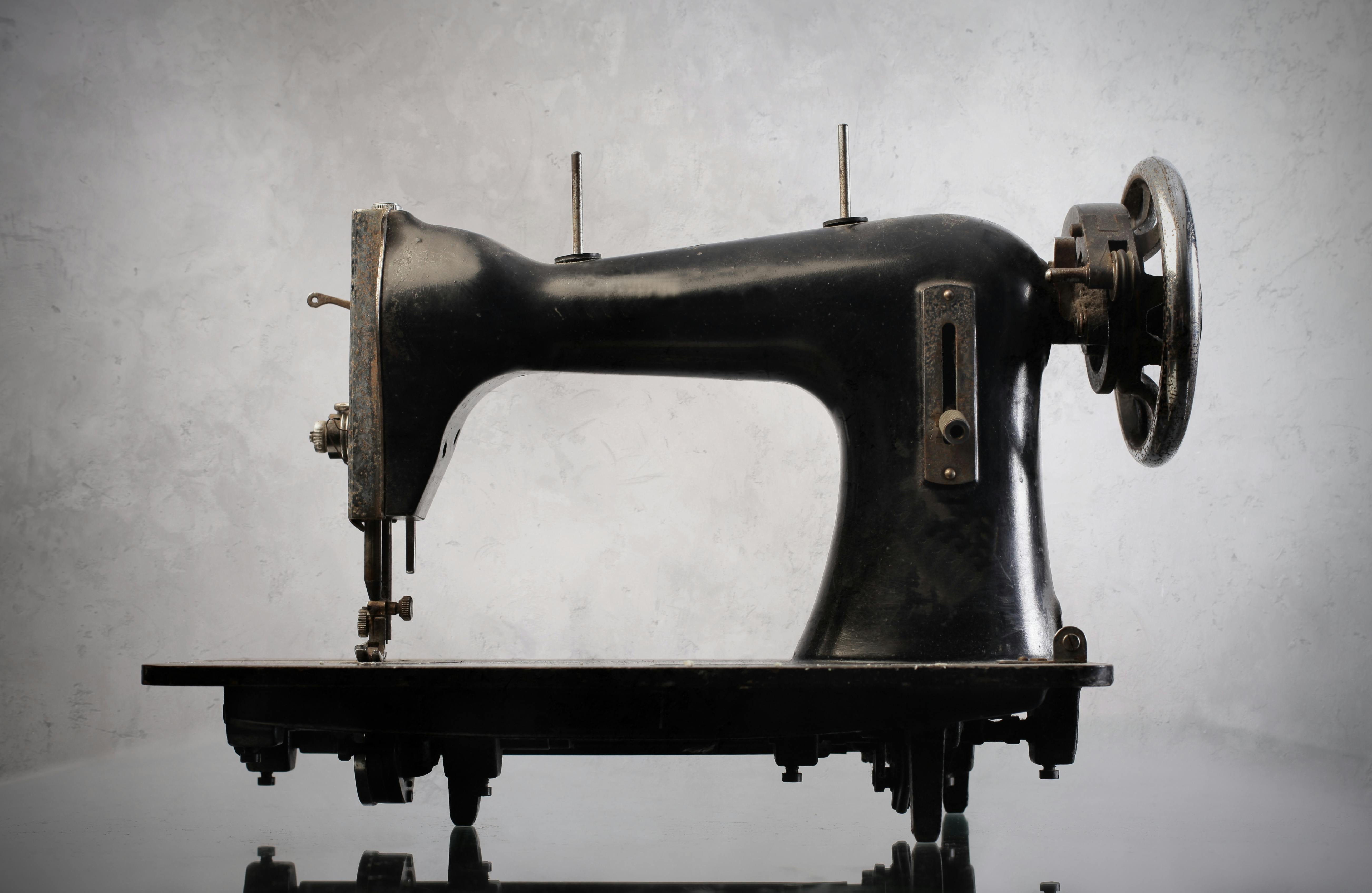 What Is The Presser Bar On A Sewing Machine? - The Creative Curator