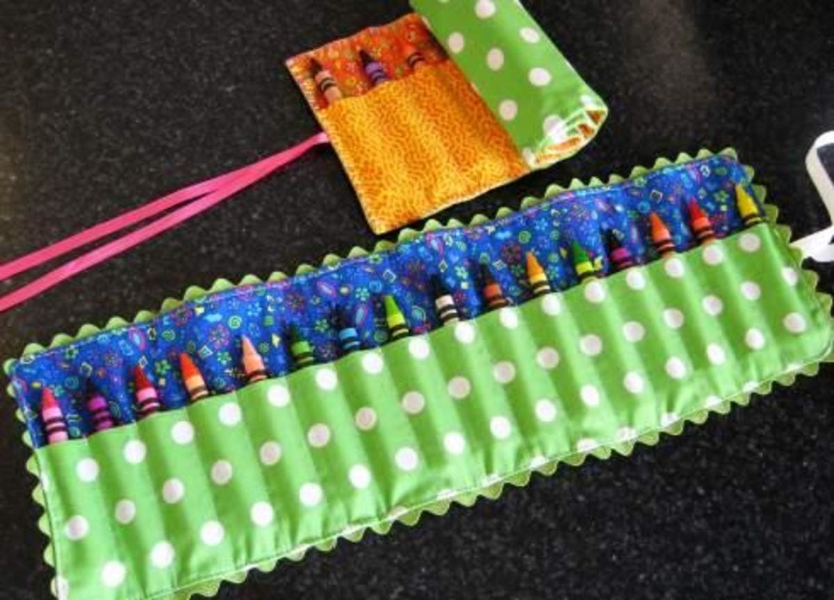  Sewn handy holder for crayons