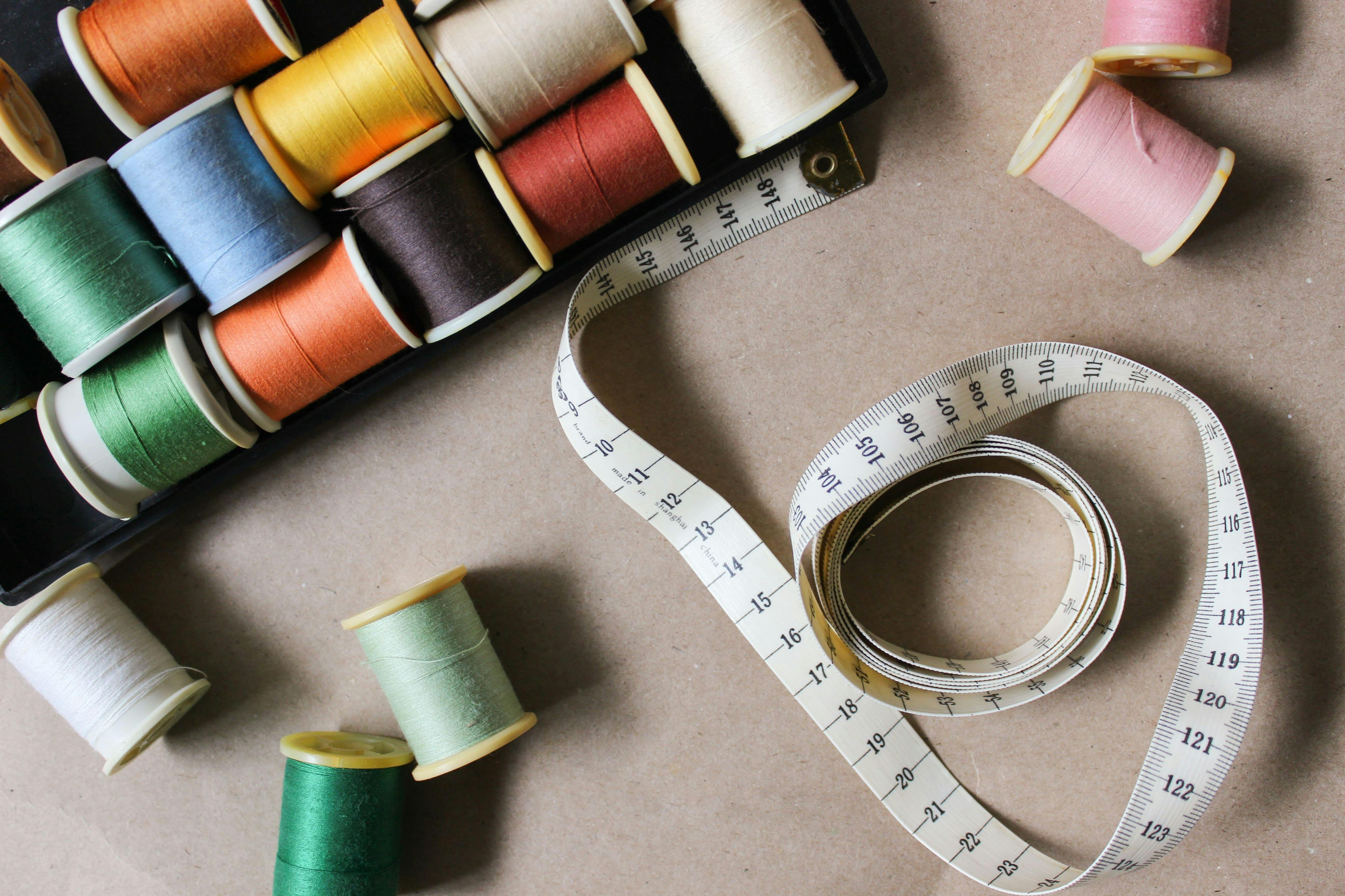 Pinzas para costura: entiende cómo usarlas en tu colección