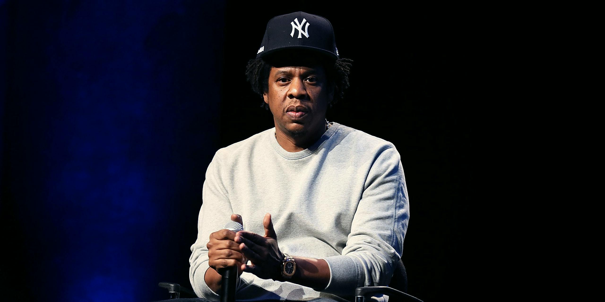 Jay-Z wearing a New York Yankees cap