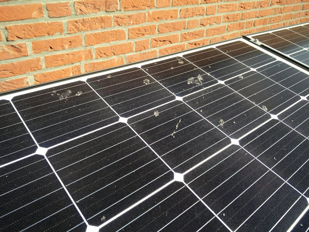 Vervuiling op zonnepanelen Vervuiling op zonnepanelen