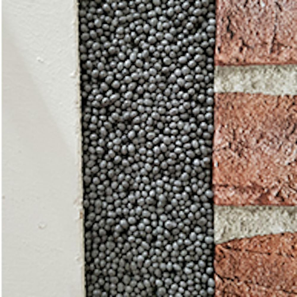 Soorten spouwmuurisolatie: EPS parels EPS parels isolatiemateriaal in een spouwmuur