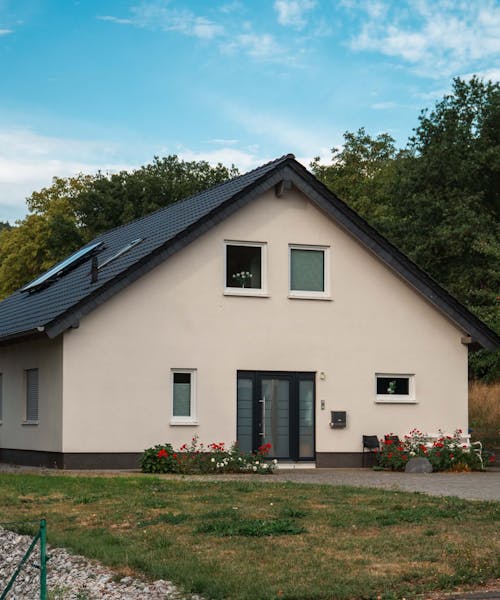 Außenansicht eines Einfamilienhauses in Holzrahmenbauweise