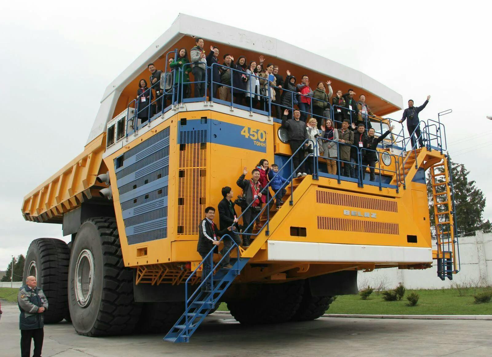 Image of the world's largest dump truck