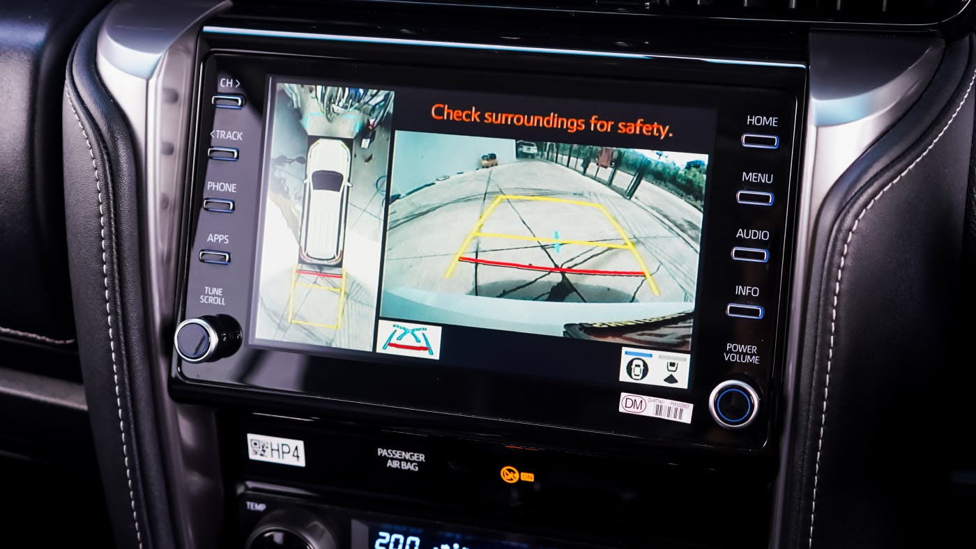 Car reverse camera screen