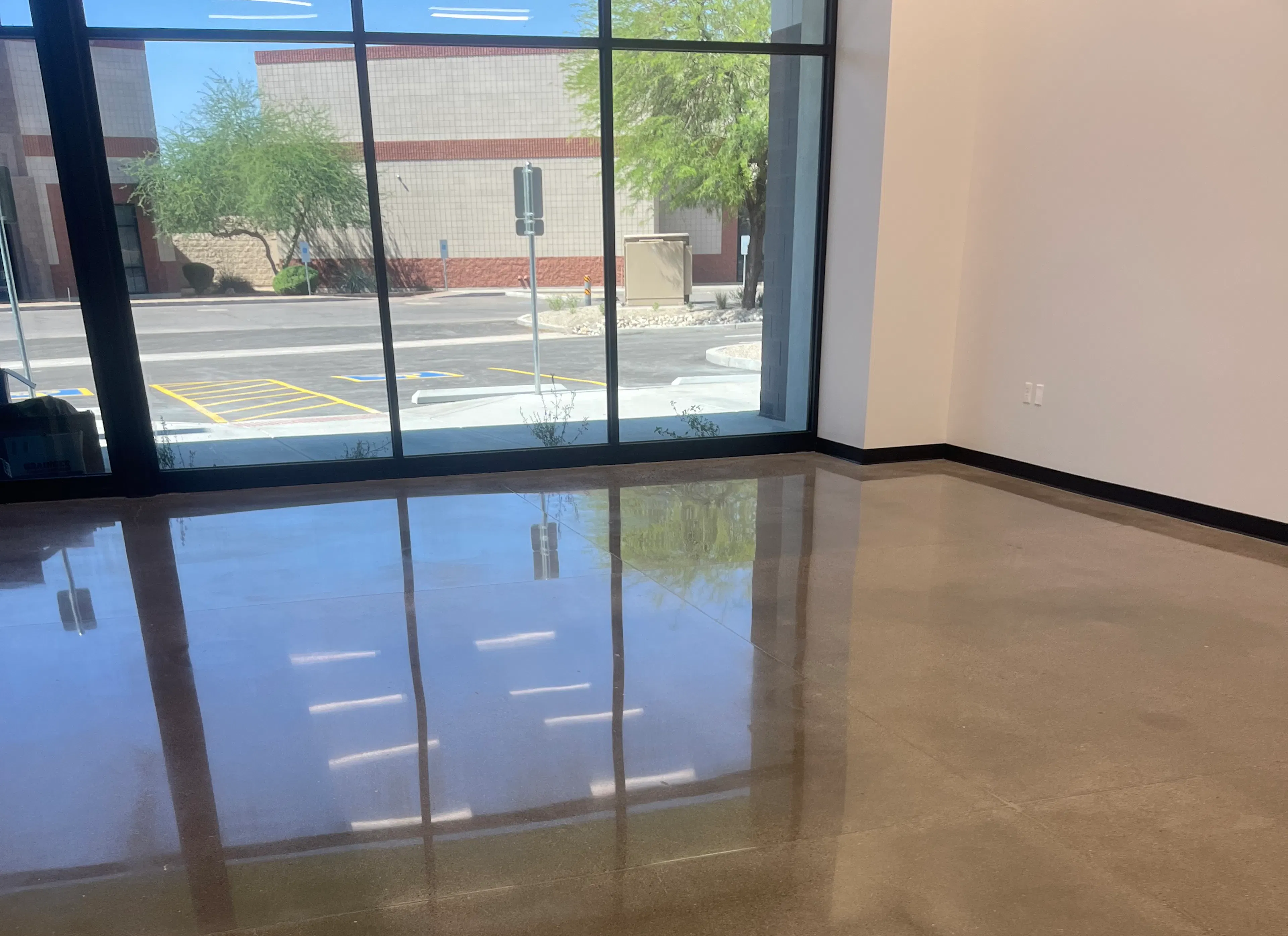 Mojave sand and cream flake blend floor coating