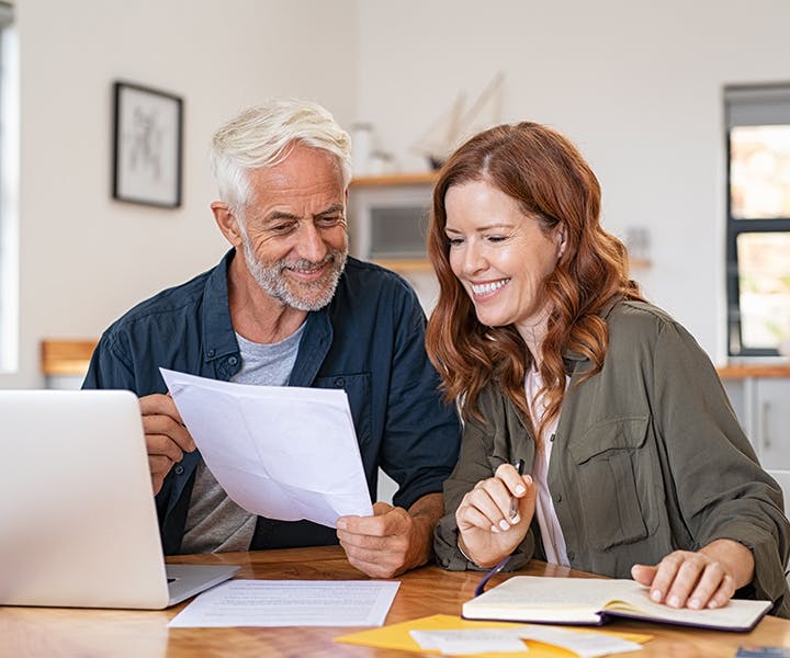 couple reviewing customer bill of rights