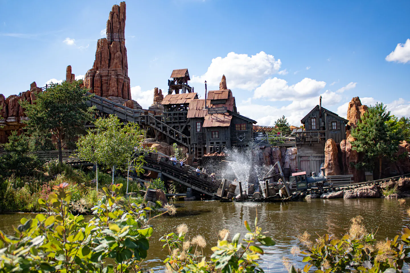 Big Thunder Mountain attraction and water feature at Disneyland Paris