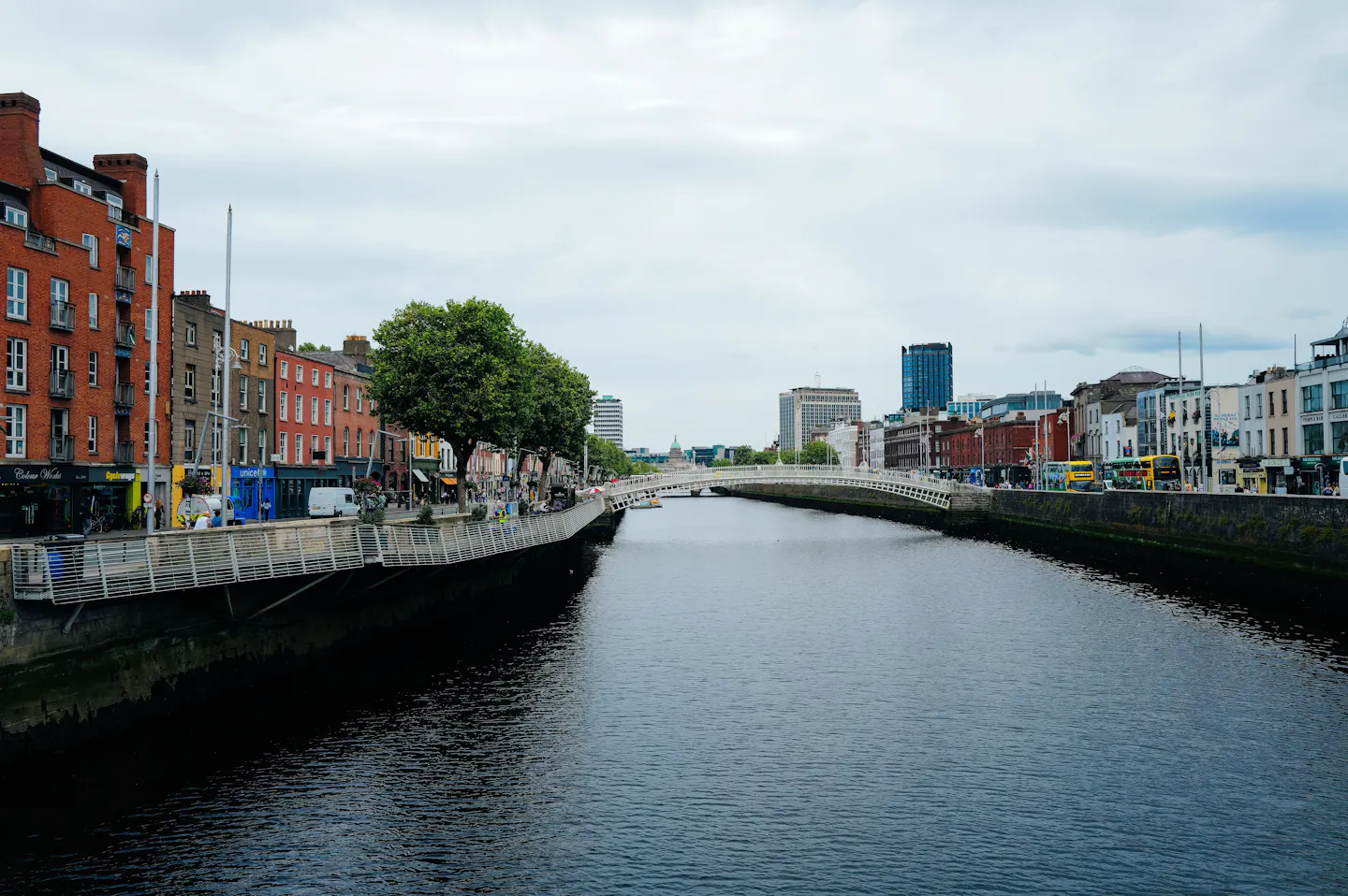 Ireland route overview: Dublin city centre on the River Liffey