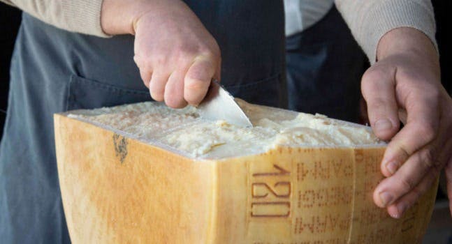 taglio formaggi corsi Salumi Formaggi