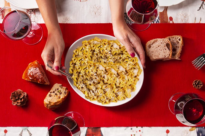 Tavola con tortellini