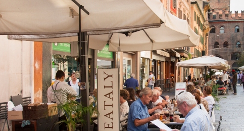 Il dehors di Eataly Bologna Ambasciatori