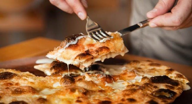 Focaccia con il formaggio di Recco - Consorzio di Recco