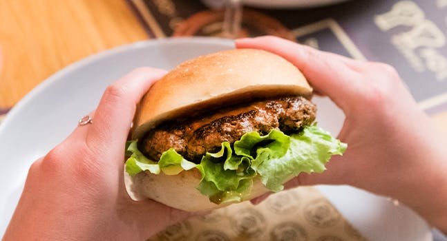 Hamburger di carne, vegetariani e vegani - Petit Baladin a Eataly Lingotto