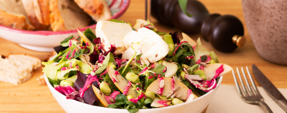 L'insalata primaverile con le fave