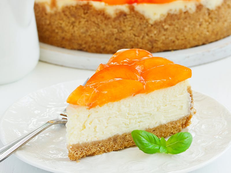 Cheesecake pesche e basilico