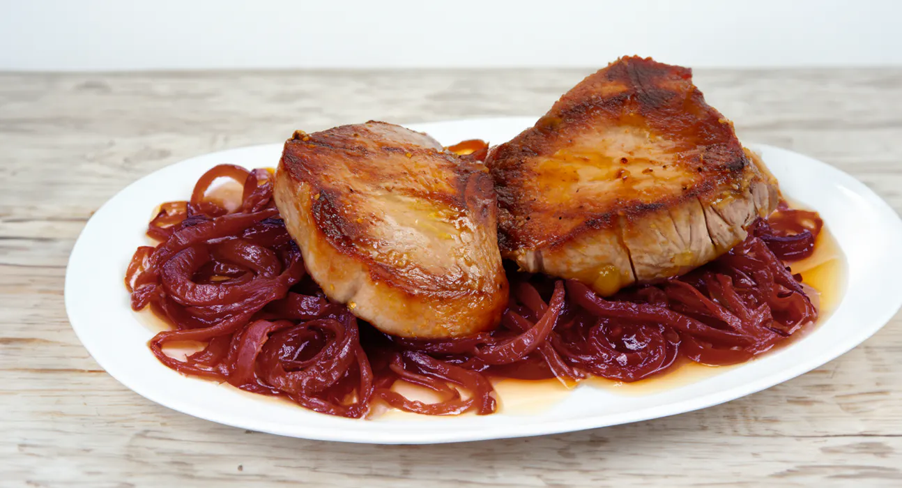 Il filetto di maiale al miele e senape con cipolle rosse | Eataly
