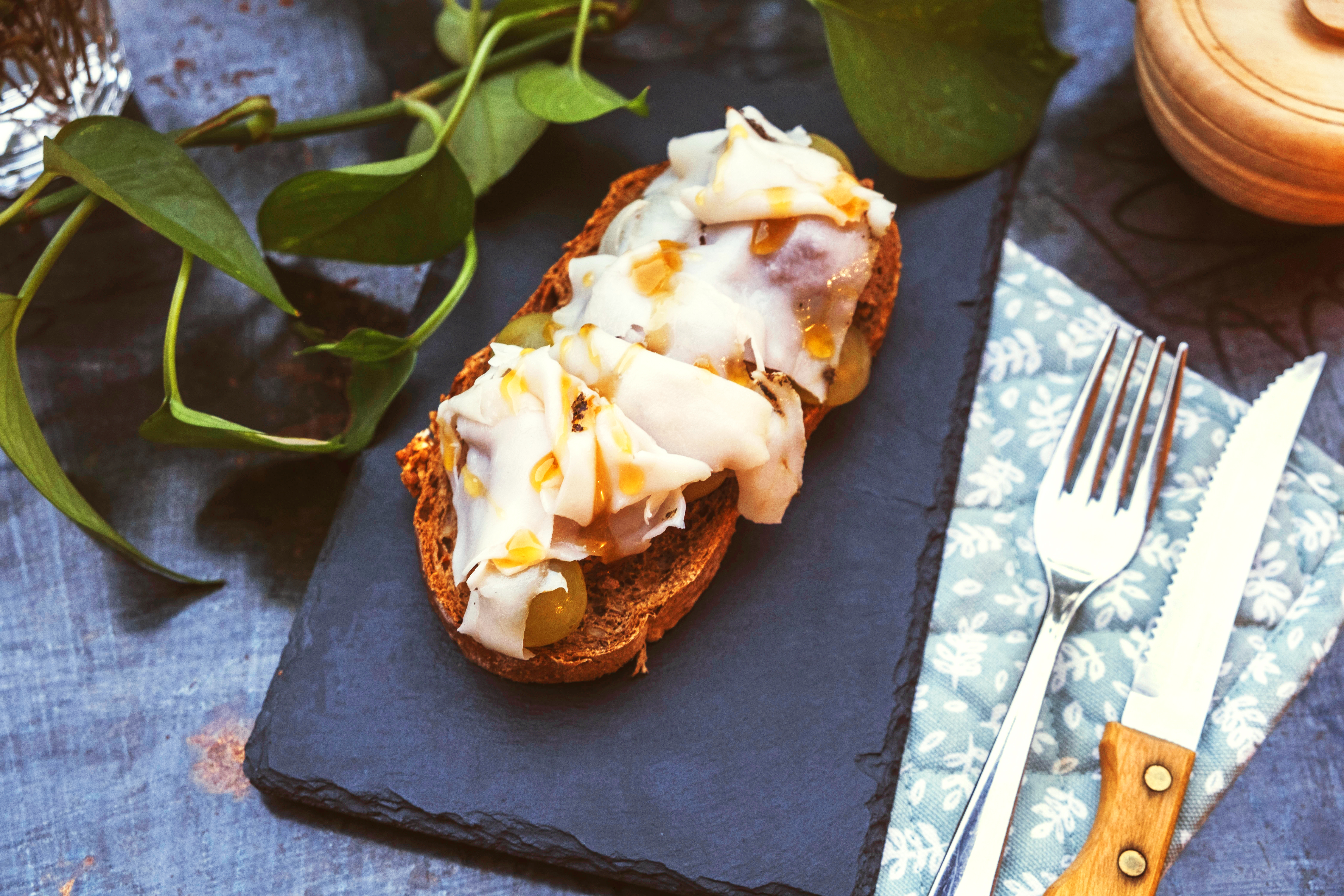 Crostini lardo e miele | Eataly