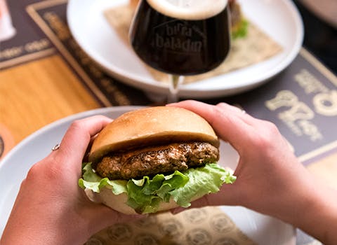 Petit Baladin - hamburger e birre
