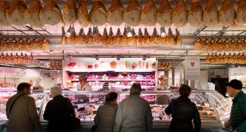 Il reparto Salumi e Formaggi di Eataly Lingotto