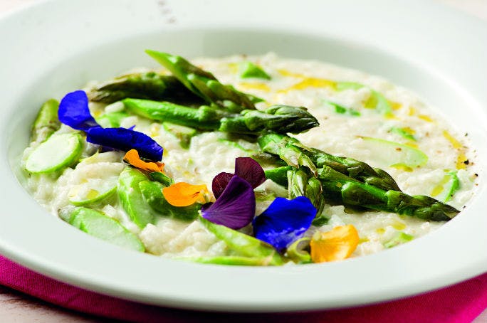 Risotto con asparagi e stracciatella