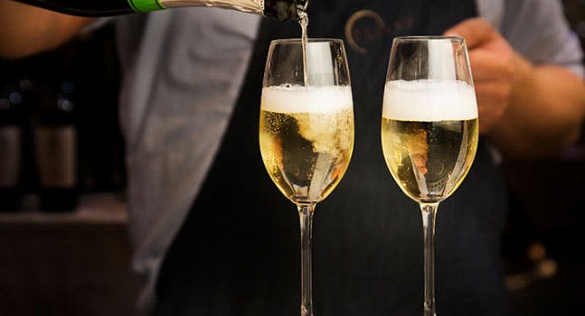 Prosecco, spumante e altri vini per un brindisi fuori dagli schemi