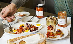 Come si fa e come si mangia l'Antipasto Monferrino