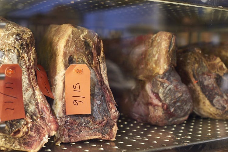 https://images.prismic.io/eataly-us/1268aee8-aea1-4968-b098-4a7dc6e14507_dry-aged-beef-butcher.jpg?auto=compress,format