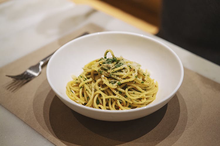 Spaghetti aglio, olio and peperoncino