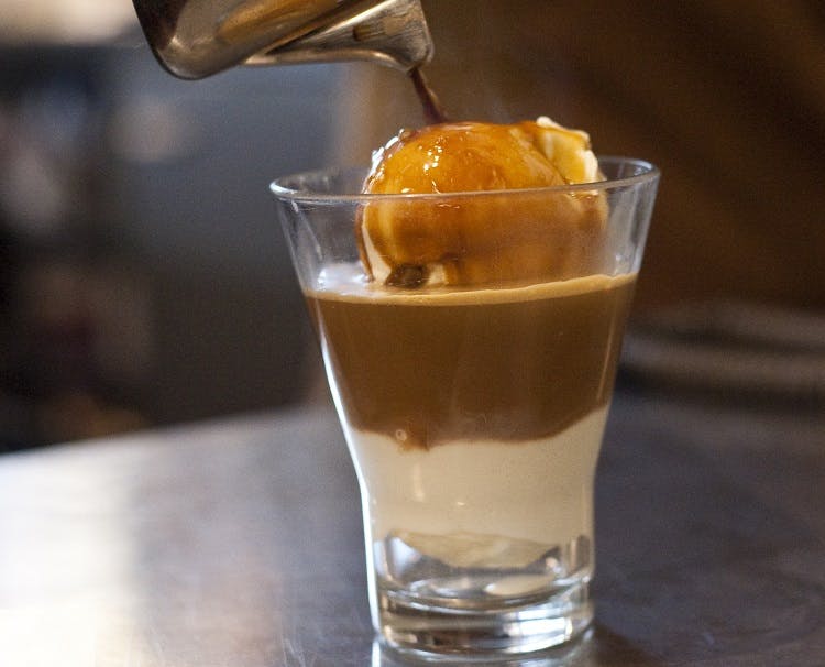 Affogato dessert