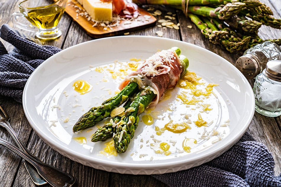 Prosciutto-wrapped asparagus