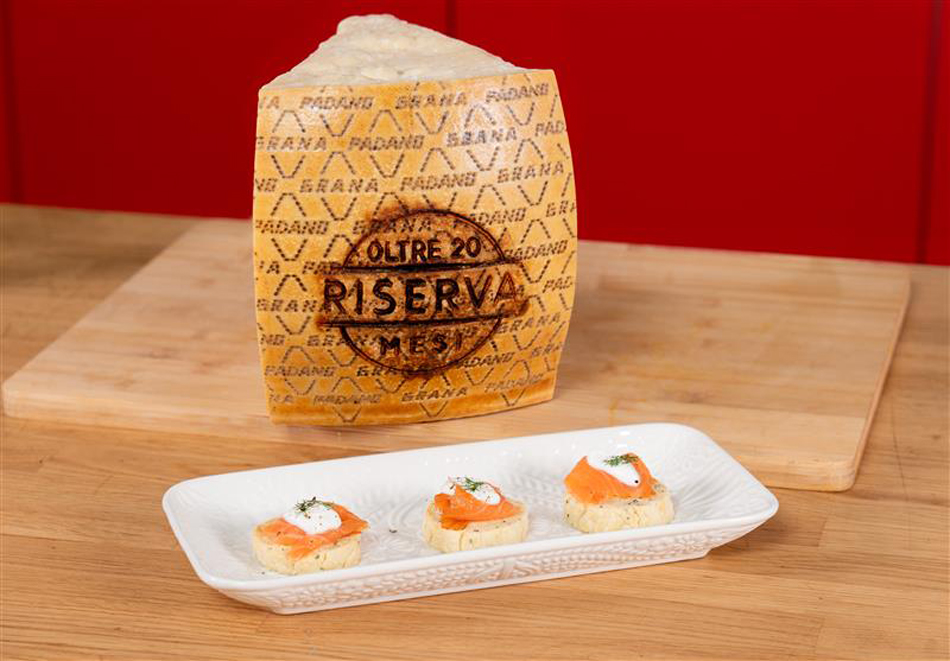 Grana Padano DOP Biscuits with Smoked Salmon and Dill